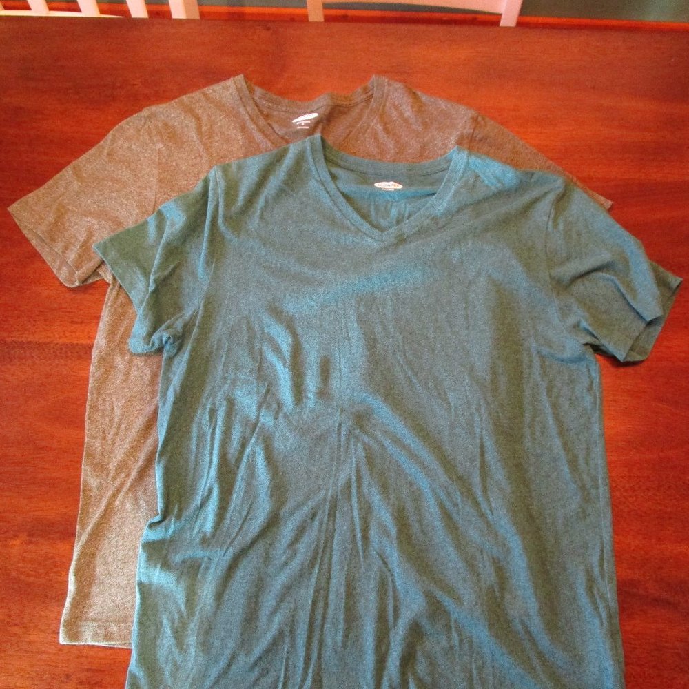 Mens Old Navy V Neck Tshirts Medium